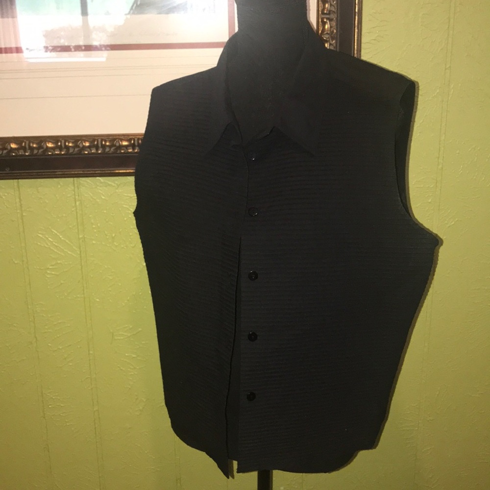 Cute sleeveless black blouse